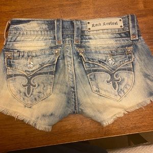 Rock revival shorts size 25 jen